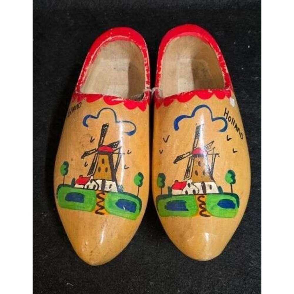 Vintage Dutch Wooden Clogs – Hand‑Painted Klompen Folk Art Collectible (Pair)